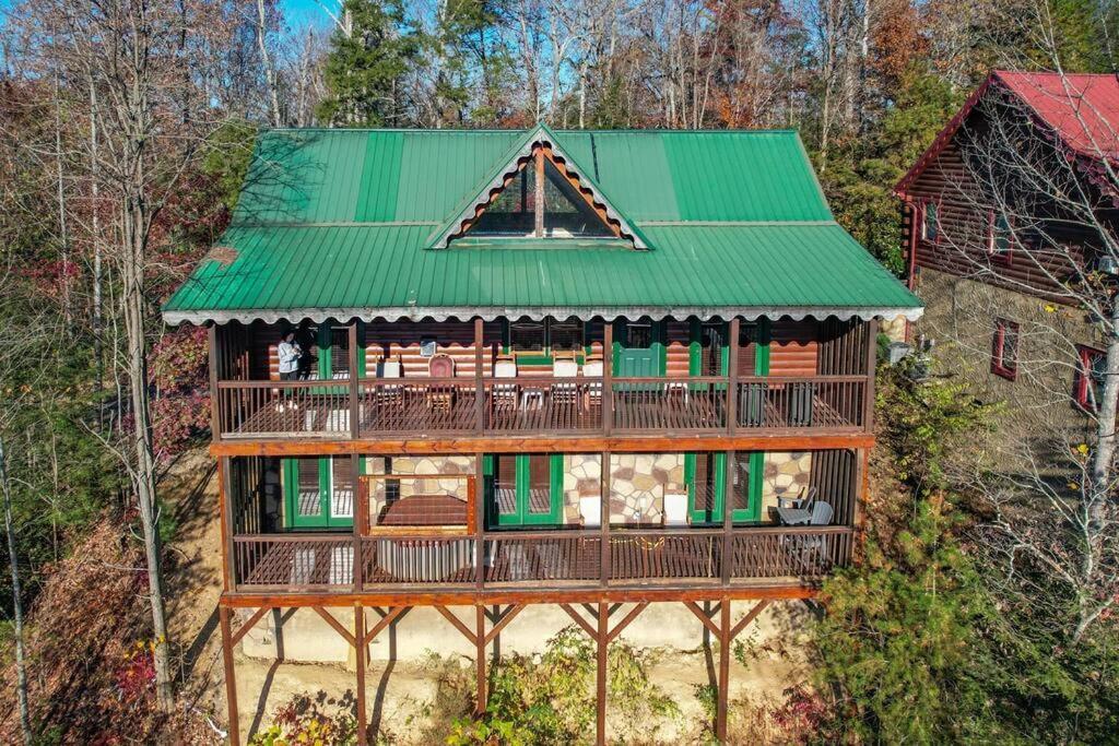 Spacious Smokies Cabin - Hot Tub With Mountain Views ガトリンバーグ エクステリア 写真
