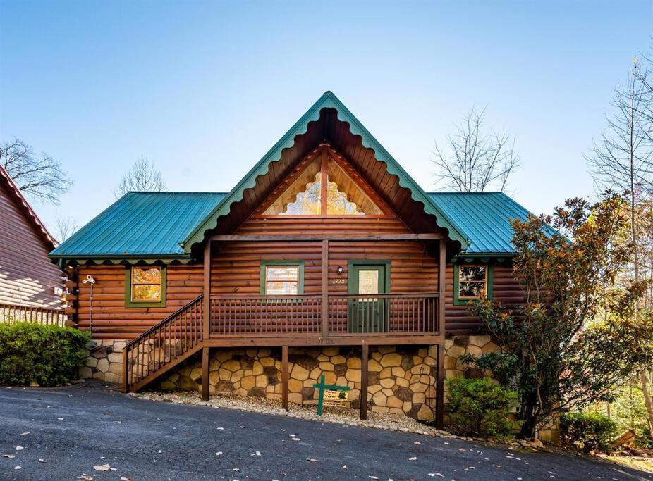 Spacious Smokies Cabin - Hot Tub With Mountain Views ガトリンバーグ エクステリア 写真
